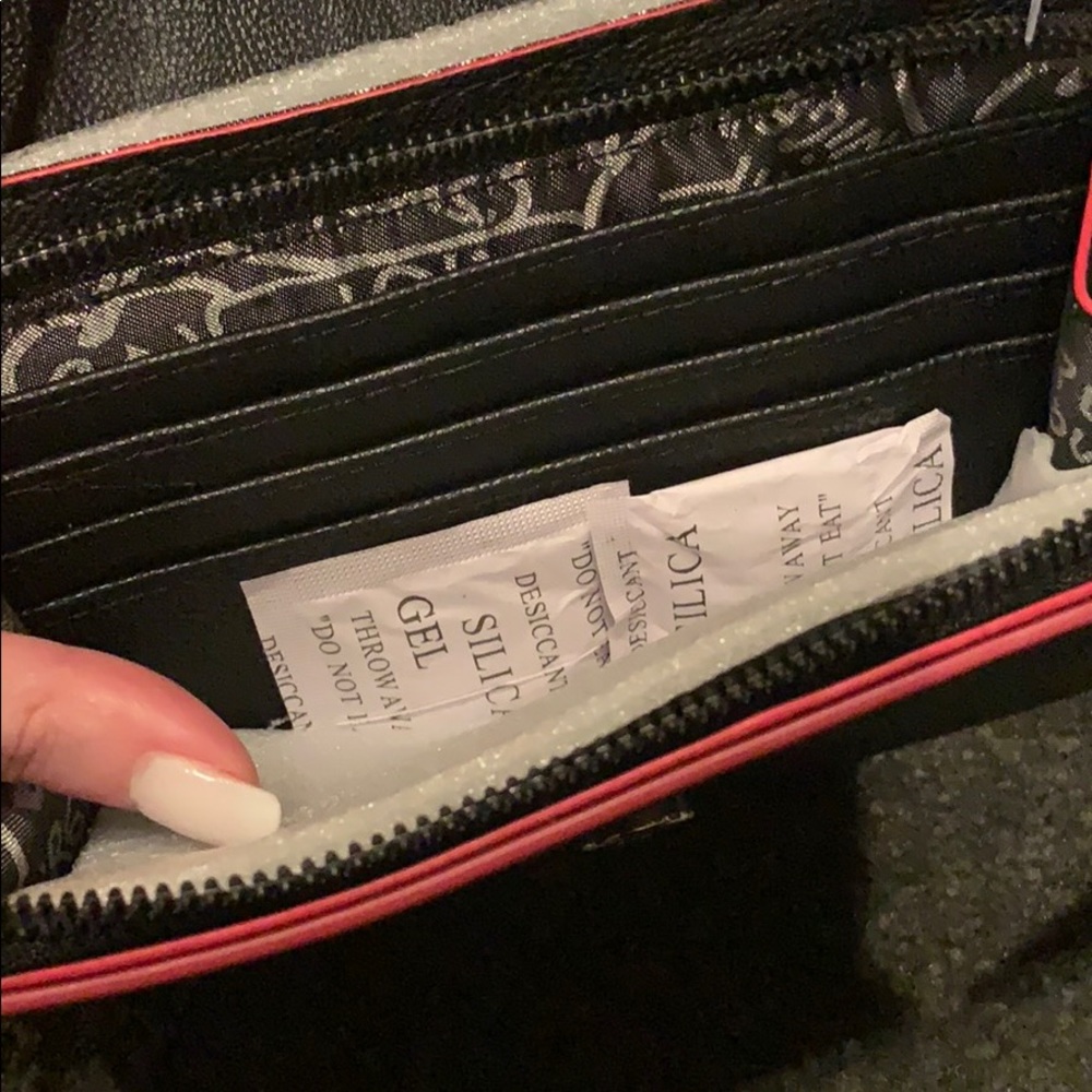 NWT Betsey Johnson shoulder bag clutch - Picture 6 of 8